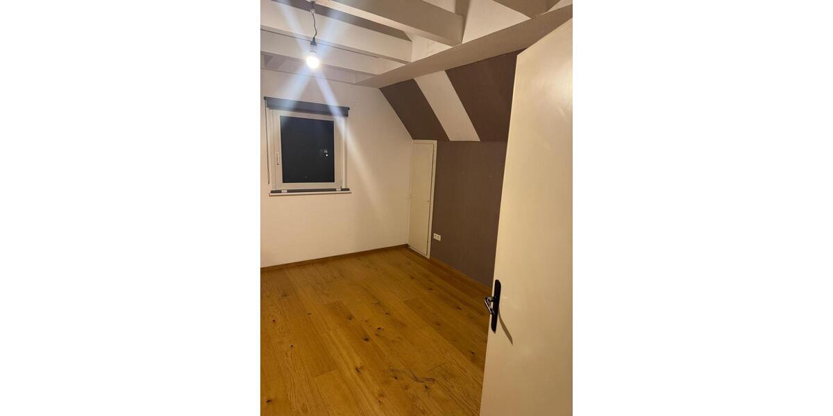 Dachgeschoßwohnung Warstein - 2 Zimmer, 85 m&sup2;, 500&euro; | Angebot:25606594