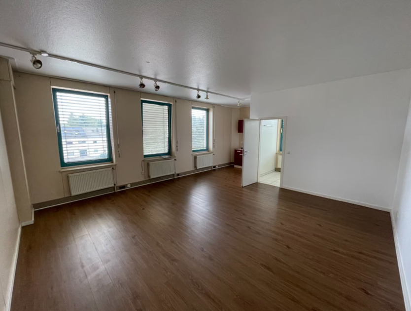Großzügig geschnittene 1-Zimmer-Wohnung - direkt vom Eigentümer! [HMR-O57E07]