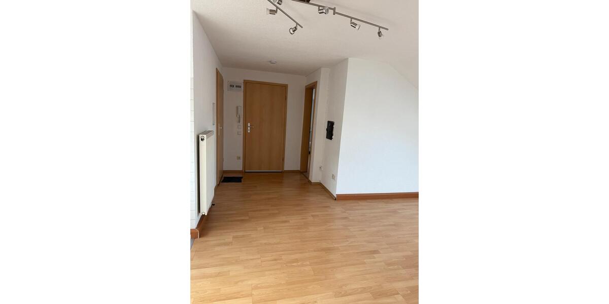 Helle Dachgeschosswohnung zu vermieten zimmer