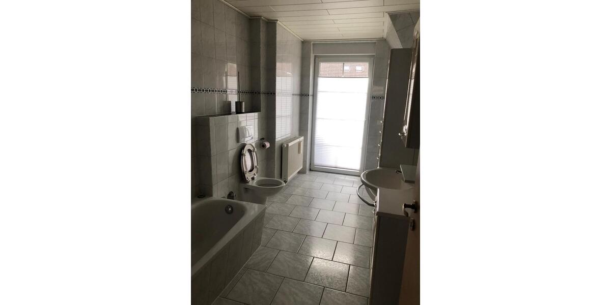 Dachgeschoßwohnung Bodenwerder - 5 Zimmer, 99 m&sup2;, 910&euro; | Angebot:25029582