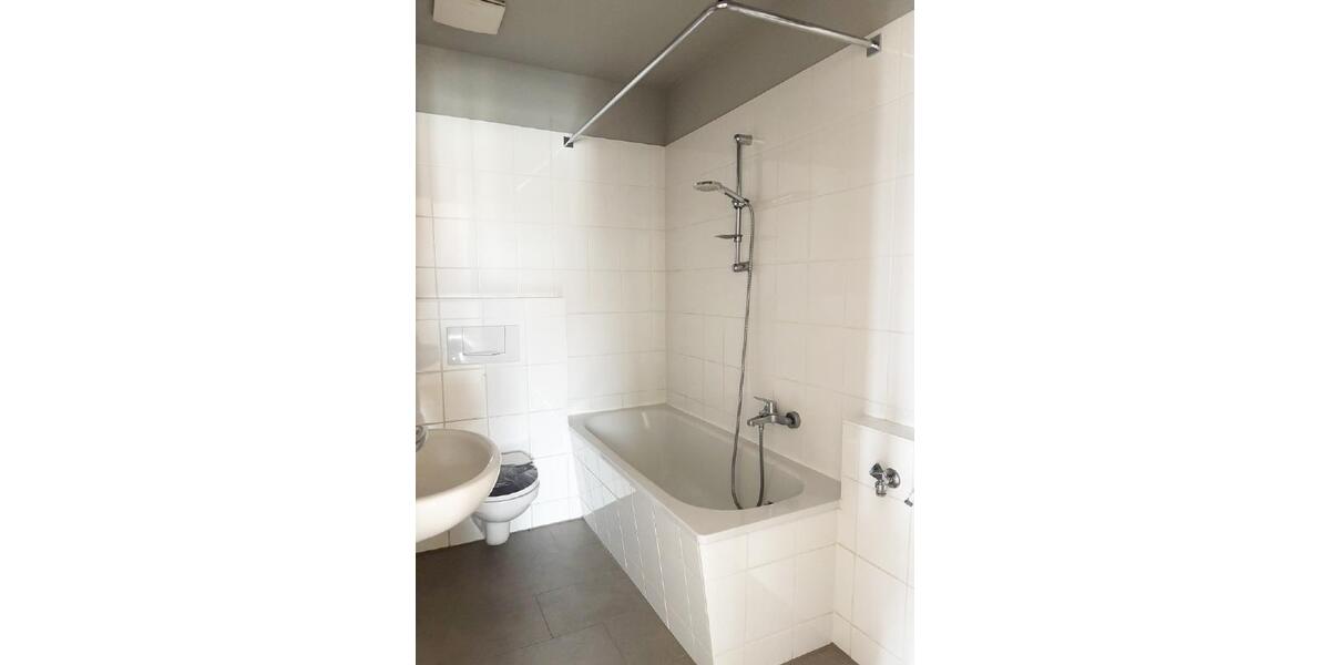 Etagenwohnung Pirna - 3 Zimmer, 80 m&sup2;, 718&euro; | Angebot:25904347