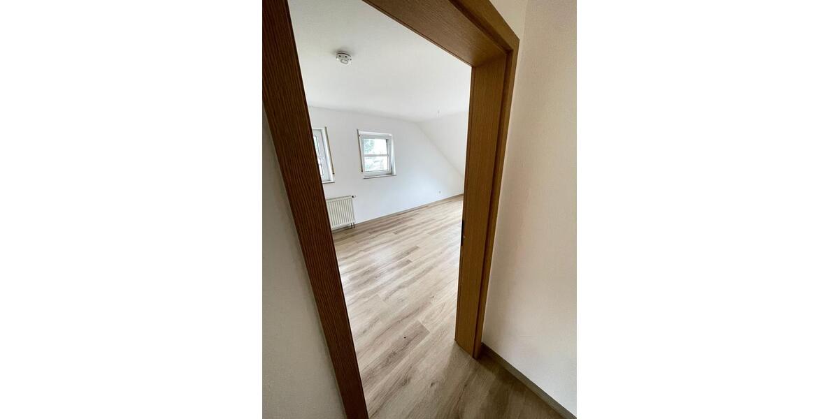 Dachgeschoßwohnung Niederstetten - 2 Zimmer, 68 m&sup2;, 510&euro; | Angebot:26673970