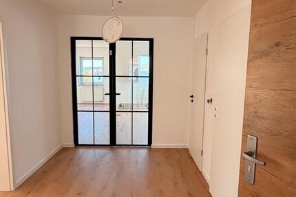 Wohnung Bad Neustadt an der Saale - 5 Zimmer, 151 m&sup2;, 1.600&euro; | Angebot:26285854