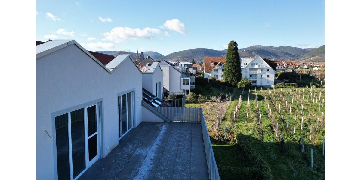 Dachgeschoßwohnung Maikammer - 4 Zimmer, 148 m&sup2;, 2.300&euro; | Angebot:23705502