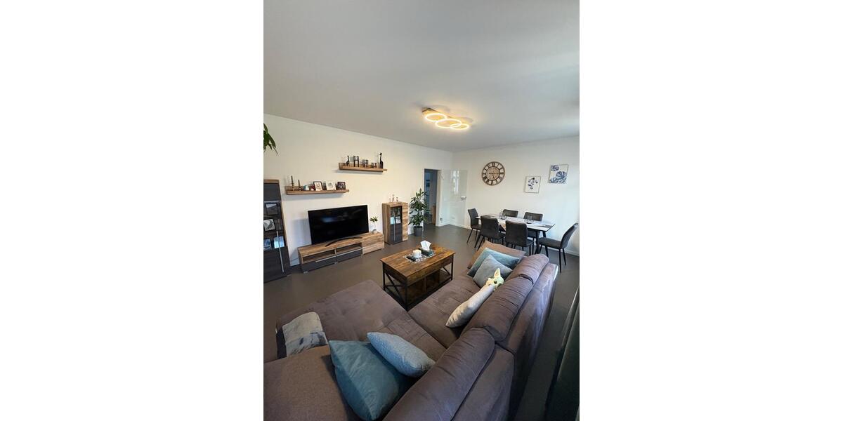 Etagenwohnung Stollberg (Erzgebirge) - 3 Zimmer, 70 m&sup2;, 695&euro; | Angebot:25510913