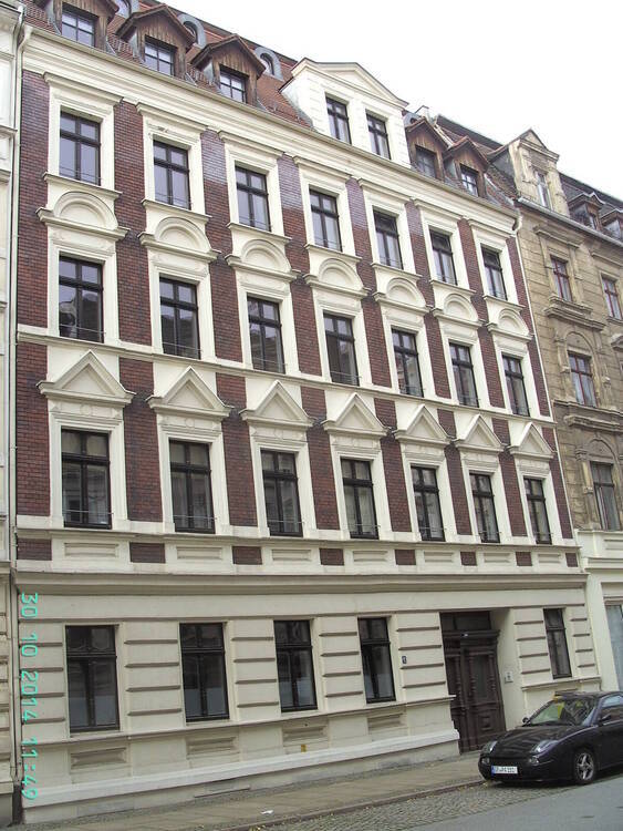 Gemütliche Dachgeschosswohnung mit Fahrstuhl 2 zimmer