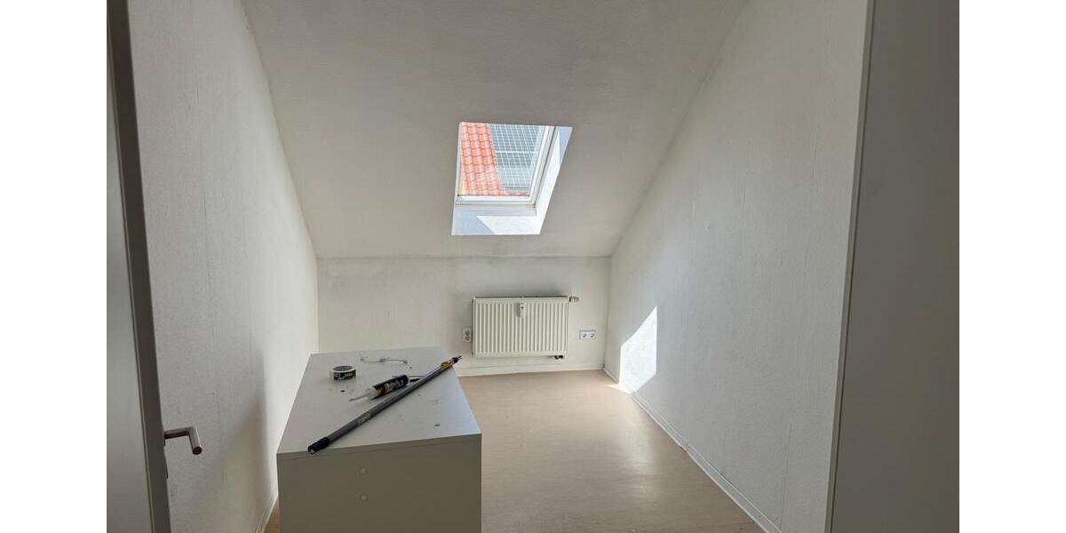 Dachgeschoßwohnung Beindersheim - 4 Zimmer, 90 m&sup2;, 850&euro; | Angebot:24982993