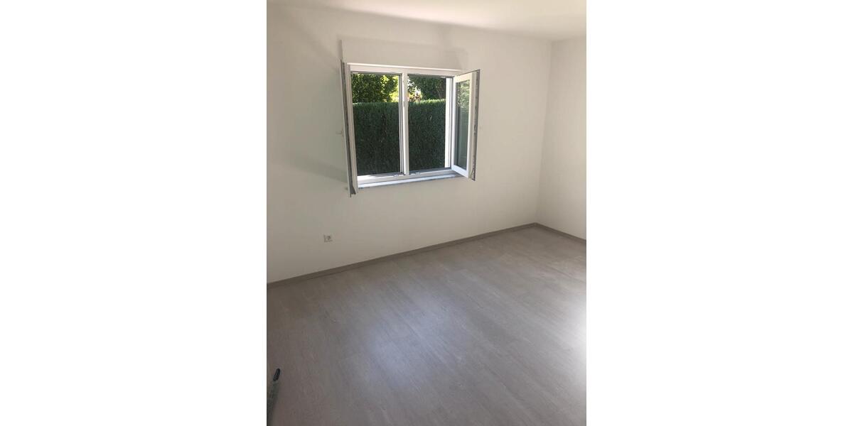Erdgeschoßwohnung Pforzheim - 3 Zimmer, 89 m&sup2;, 1.100&euro; | Angebot:26567991