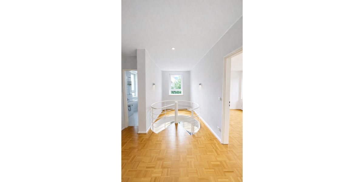 Etagenwohnung Kassel Mitte - 5 Zimmer, 168 m&sup2;, 1.500&euro; | Angebot:26106461