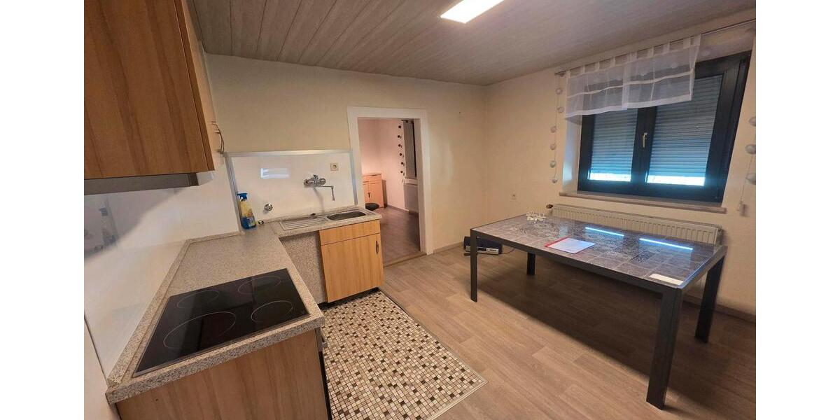Villa Schwabach - 20 Zimmer, 250 m&sup2;, 4.200&euro; | Angebot:26652343