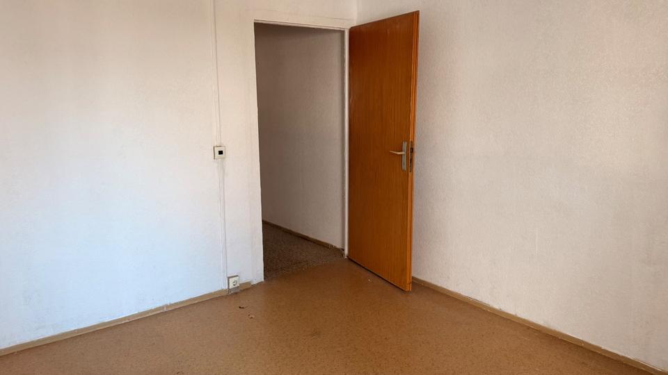Biete eine 2 Raumwohnung im Erdgeschoss 2 zimmer