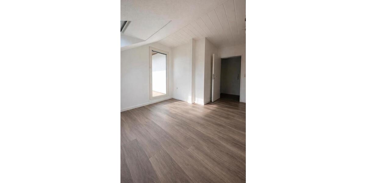 Dachgeschoßwohnung Horn-Bad Meinberg Bad Meinberg - 4 Zimmer, 80 m&sup2;, 750&euro; | Angebot:25647873