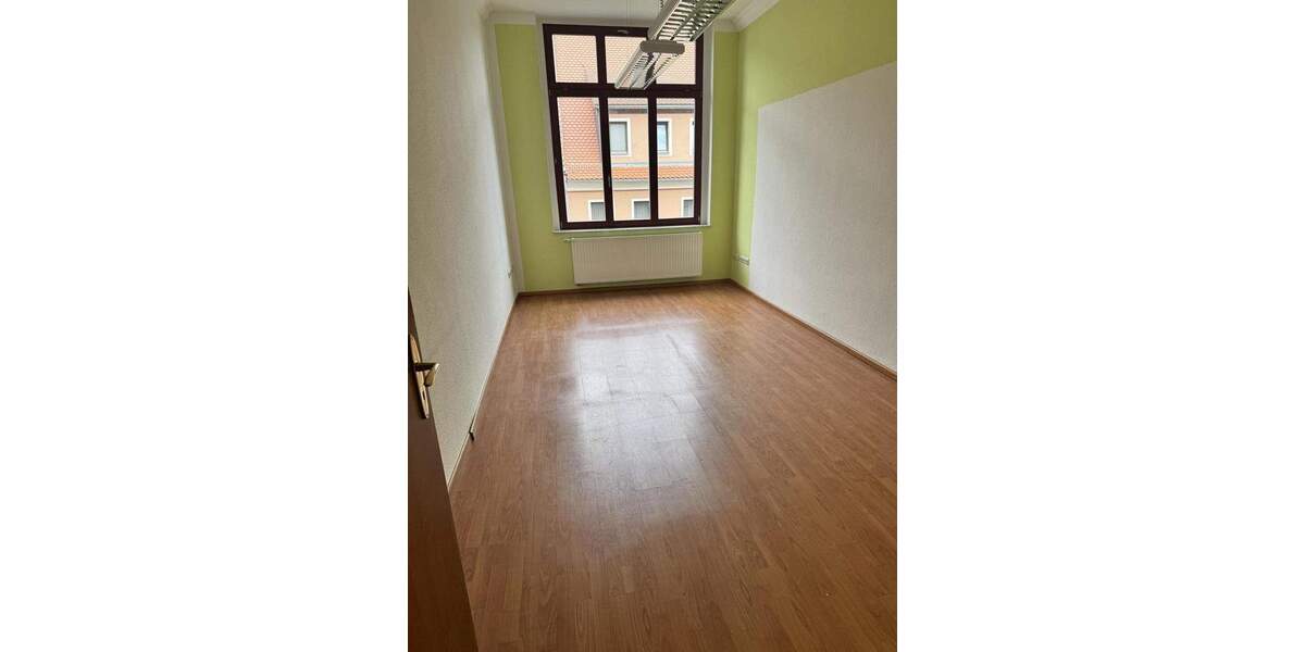 Gewerbeobjekt Oschatz - 9 Zimmer, 102 m&sup2;, 843&euro; | Angebot:25729436