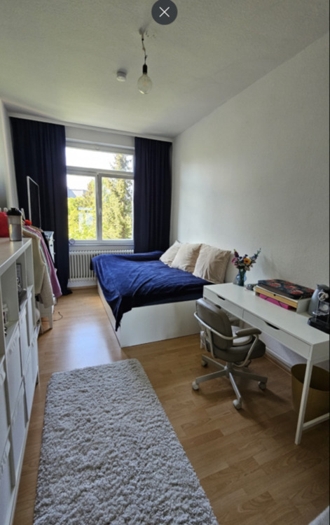 Gemütliches WG-Zimmer in Altbau Wohnung