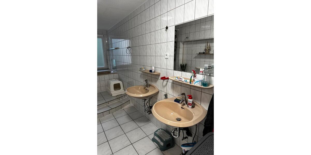 Etagenwohnung Bünde - 5 Zimmer, 163 m&sup2;, 1.000&euro; | Angebot:24687505