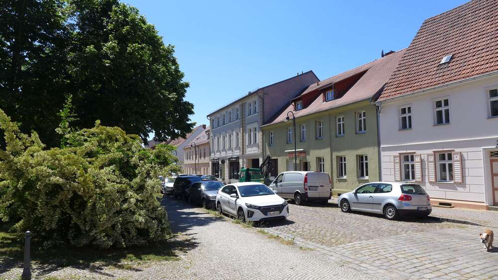 Etagenwohnung Altlandsberg - 3 Zimmer, 100 m&sup2;, 1.300&euro; | Angebot:26570428
