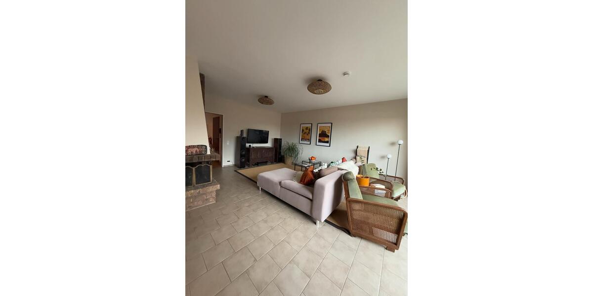 Vollmöblierte Wohnung zur Untermiete für 6 Monate 4 zimmer