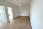 Stilvoll modernisierte 3,5-Zimmer-Wohnung mit Balkon, Aufzug und Stellplatz