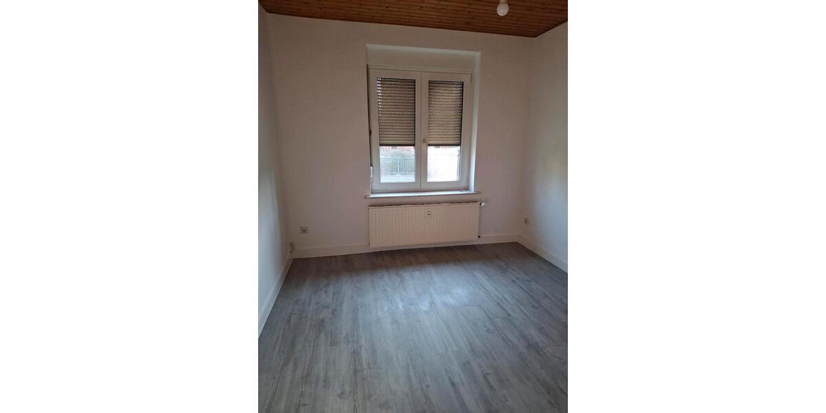 Erdgeschoßwohnung Werdau - 4 Zimmer, 101 m&sup2;, 856&euro; | Angebot:24631795