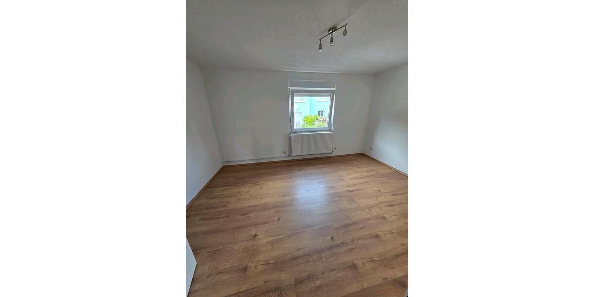 Etagenwohnung Roigheim - 3 Zimmer, 75 m&sup2;, 950&euro; | Angebot:26639129