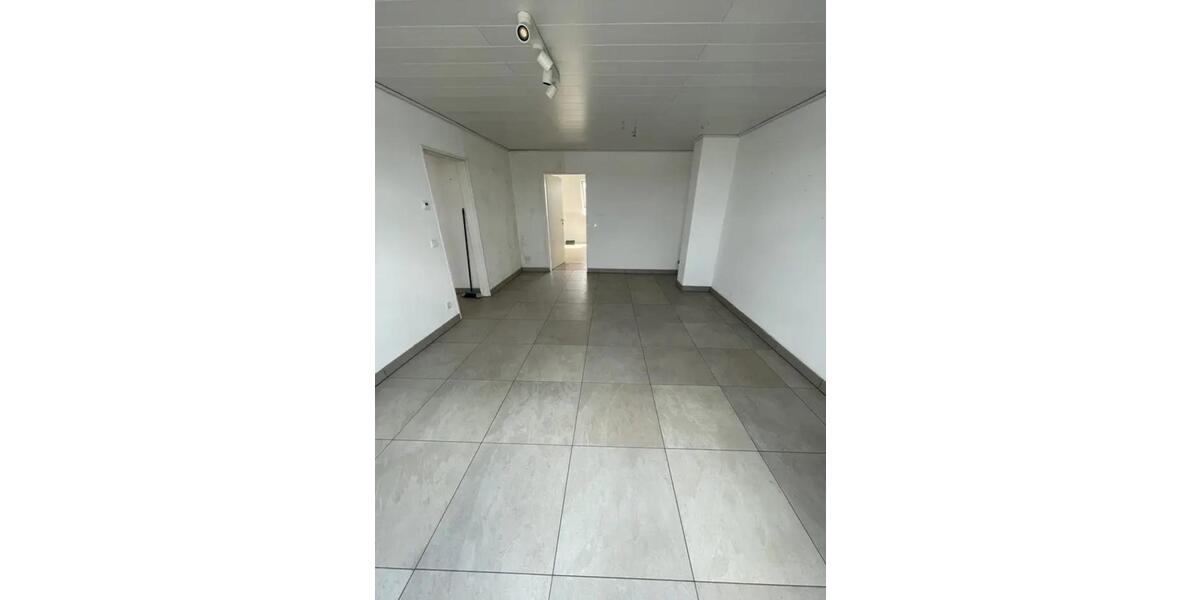 Gemütliche 2-Zi-DG-Wohnung mit Garage in Voerde-Spellen 2 zimmer