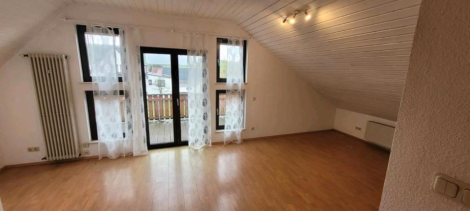 Schöne helle 2-Raum Wohnung