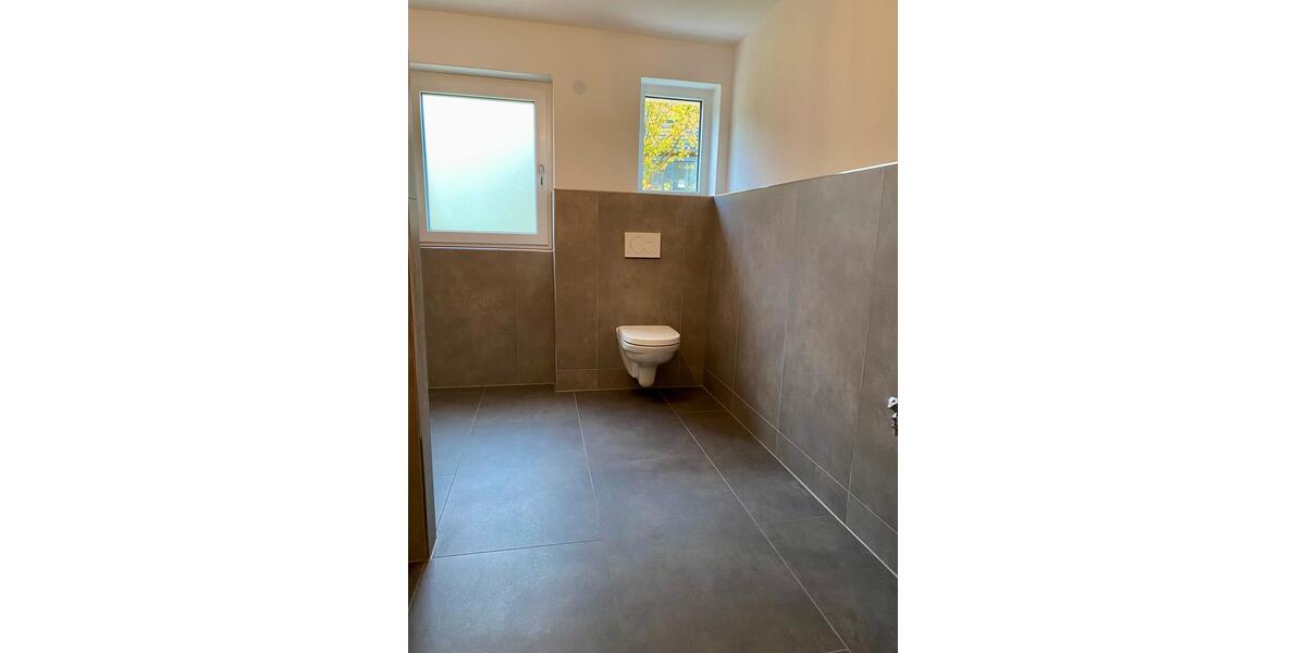 Mehrfamilienhaus, Wohnhaus Marktbreit - 9 Zimmer, 275 m&sup2;, 3.025&euro; | Angebot:26252327