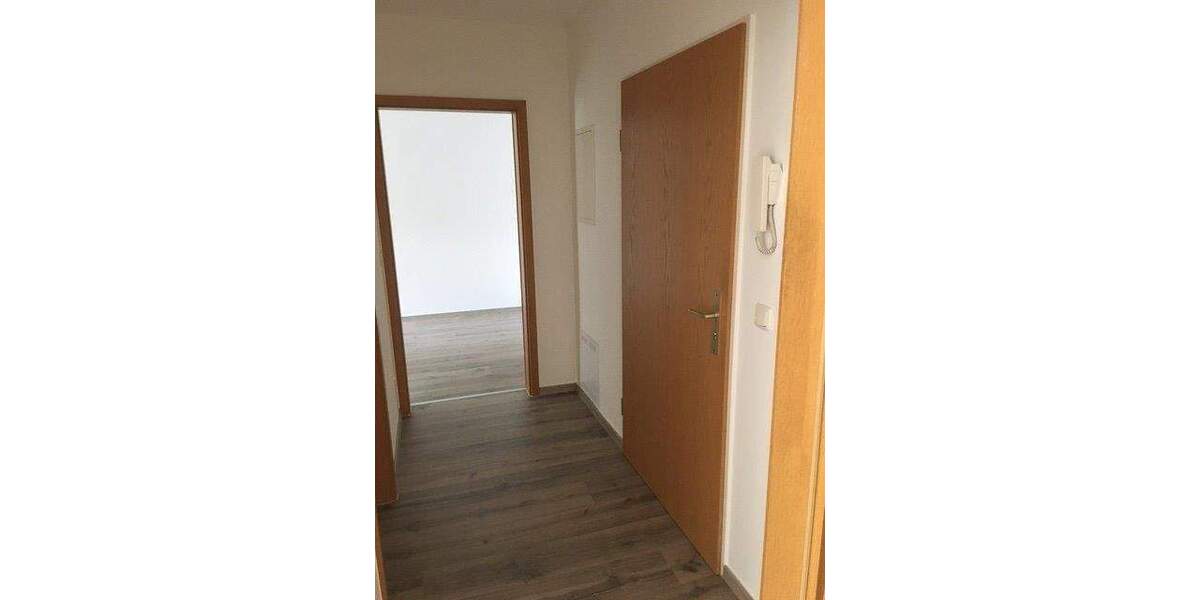 HELLE WOHNUNG MIT BALKON, LIFT UND TG-STELLPLATZ SUCHT NEUEN MIETER!!! 2 zimmer