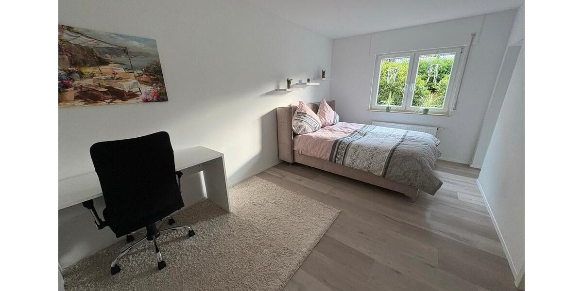 Wohnen auf Zeit Wermelskirchen - 7 Zimmer, 187 m&sup2;, 1.950&euro; | Angebot:26537221