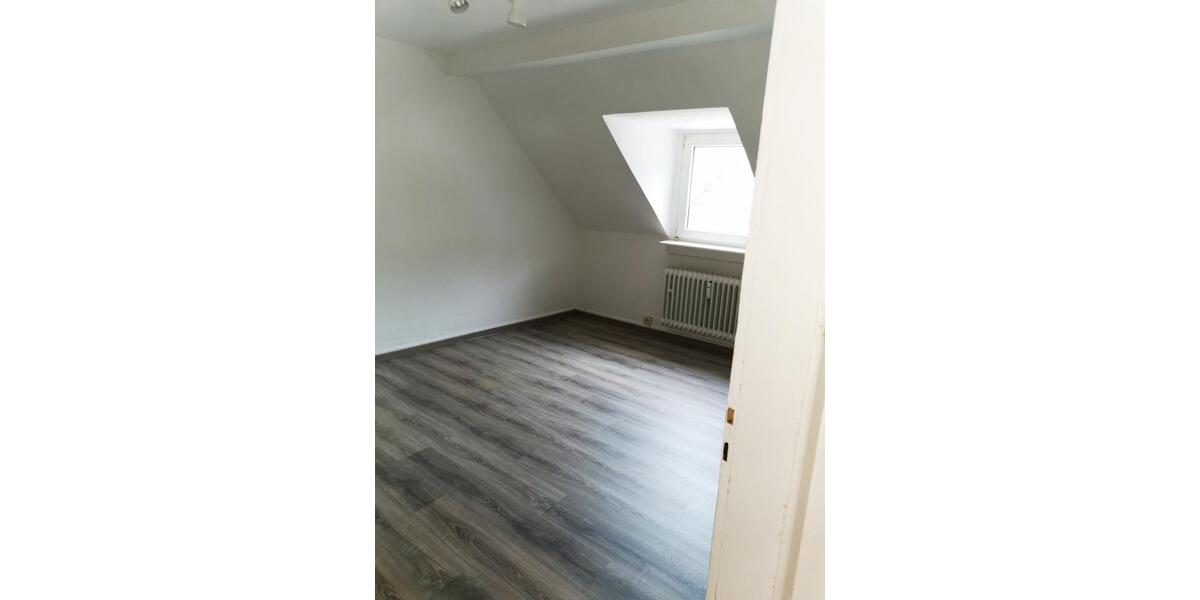 Dachgeschoßwohnung Zell (Mosel) - 3 Zimmer, 60 m&sup2;, 525&euro; | Angebot:24740283