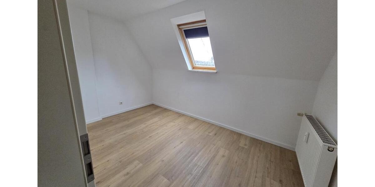 Dachgeschoßwohnung Riegelsberg - 4 Zimmer, 110 m&sup2;, 750&euro; | Angebot:25960878