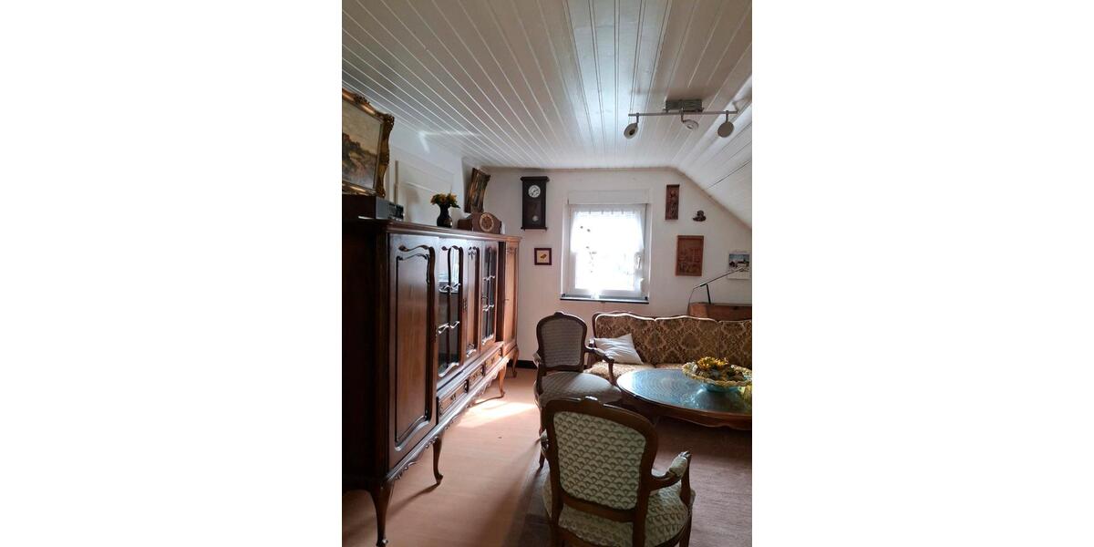 Dachgeschoßwohnung Mönchengladbach West - 1 Zimmer, 45 m&sup2;, 570&euro; | Angebot:26587510