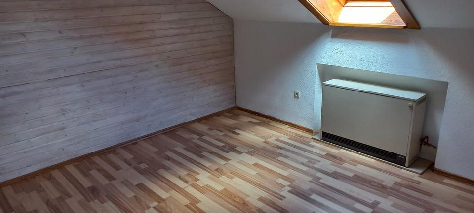 Dachgeschoßwohnung Bad Grönenbach - 3 Zimmer, 105 m&sup2;, 625&euro; | Angebot:26253684