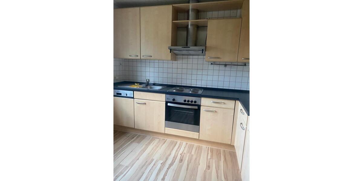 Etagenwohnung Laubach - 5 Zimmer, 140 m&sup2;, 1.000&euro; | Angebot:26479836