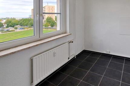 Erdgeschosswohnung in netter Nachbarschaft! Herbstaktion: Spare 2NKM bei Einzug vor dem 31.12.2025!* 4 zimmer