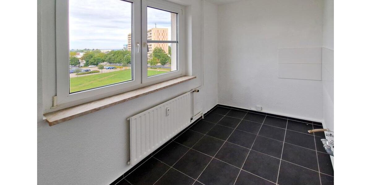 Erdgeschosswohnung in netter Nachbarschaft! Herbstaktion: Spare 2NKM bei Einzug vor dem 31.12.2025!* 4 zimmer