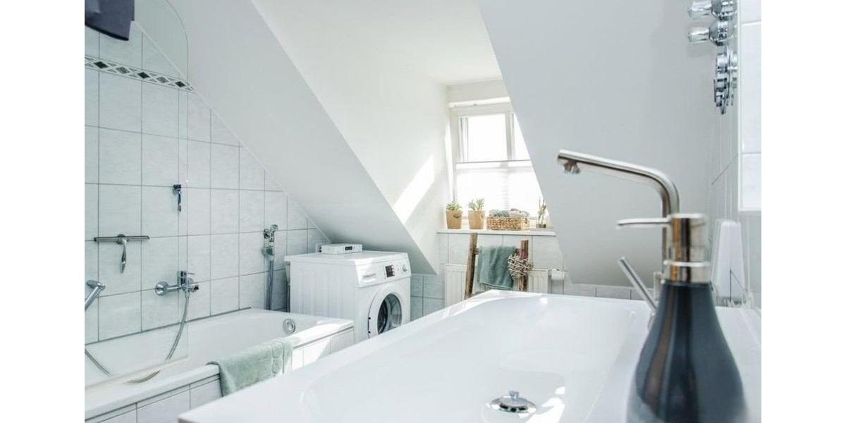 Dachgeschoßwohnung Neumarkt-Sankt Veit Sankt Veit - 3 Zimmer, 84 m&sup2;, 700&euro; | Angebot:26357923
