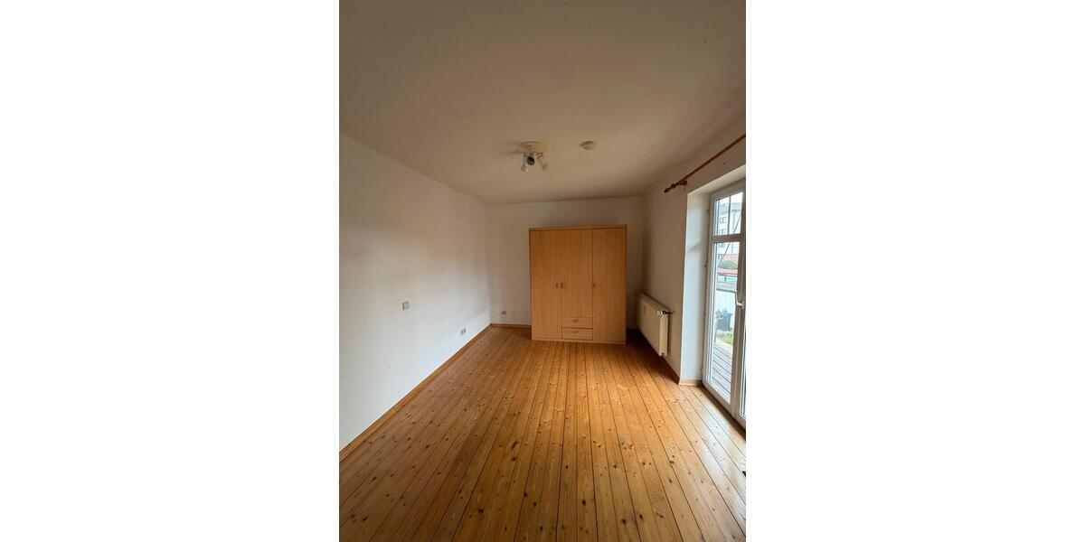 Etagenwohnung Einbeck - 4 Zimmer, 150 m&sup2;, 1.050&euro; | Angebot:26021990