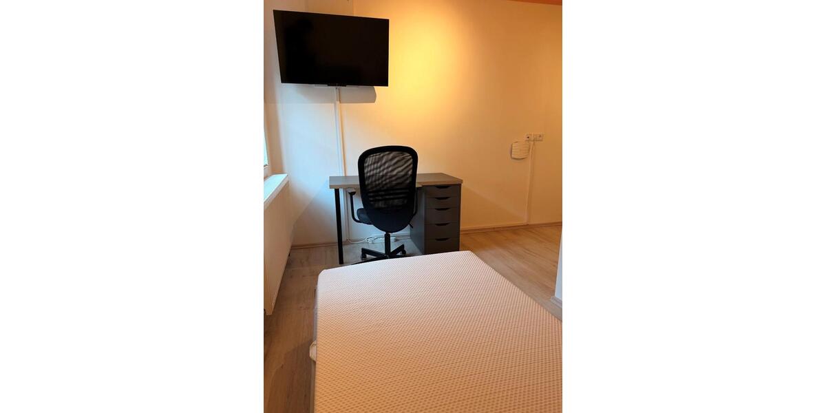 Wohnen auf Zeit Sennfeld - 4 Zimmer, 15 m&sup2;, 490&euro; | Angebot:25986159