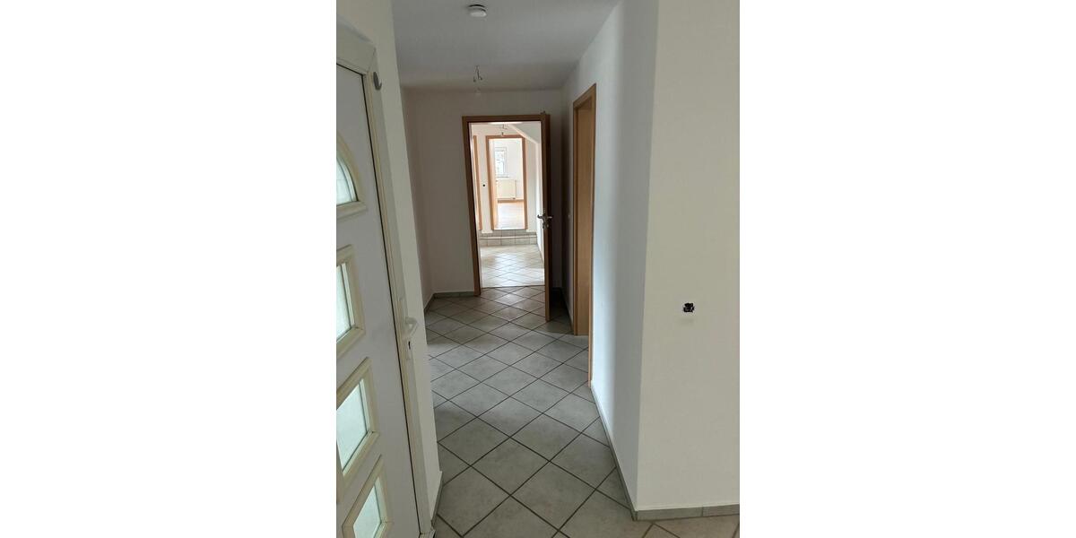 Dachgeschoßwohnung Münzenberg - 4 Zimmer, 110 m&sup2;, 950&euro; | Angebot:26618331