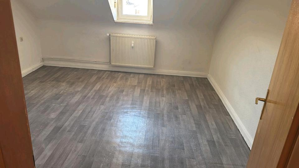 Dachgeschoßwohnung Völklingen - 2 Zimmer, 65 m&sup2;, 540&euro; | Angebot:25262103