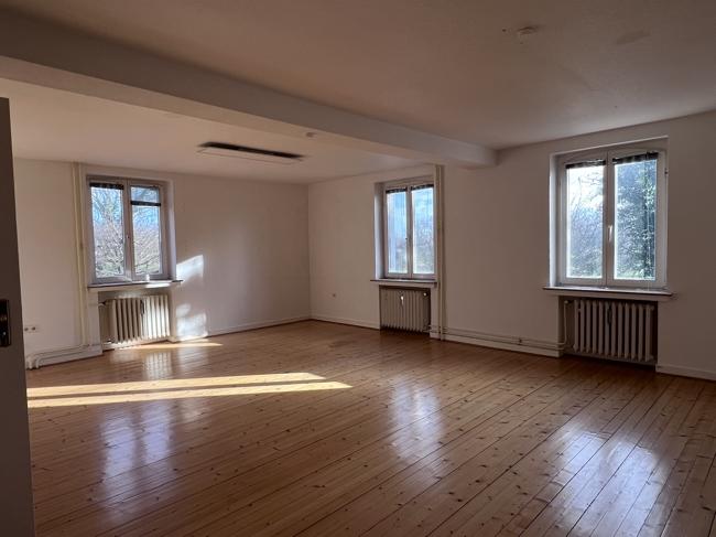 Etagenwohnung Duisburg Rheinhausen - 4 Zimmer, 190 m&sup2;, 1.800&euro; | Angebot:25378981