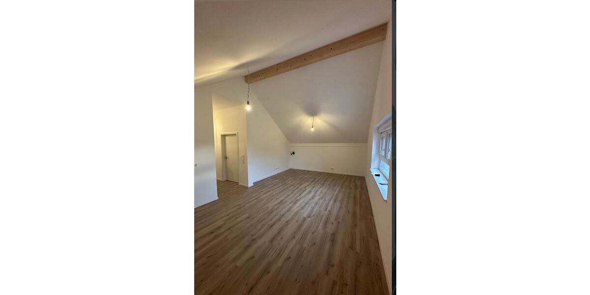 Dachgeschoßwohnung Gangkofen - 2 Zimmer, 64 m&sup2;, 650&euro; | Angebot:24740648
