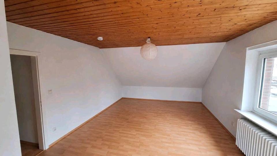 Dachgeschoßwohnung Burgwedel - 3 Zimmer, 85 m&sup2;, 1.040&euro; | Angebot:26611280