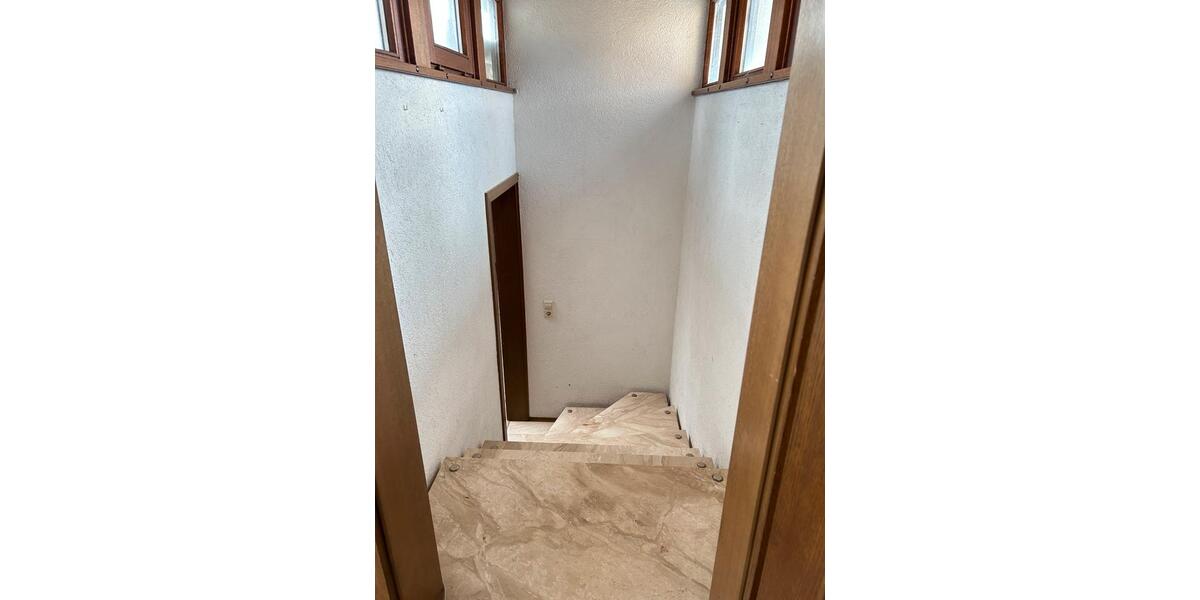 Etagenwohnung Steinmauern - 5 Zimmer, 150 m&sup2;, 1.200&euro; | Angebot:24976105