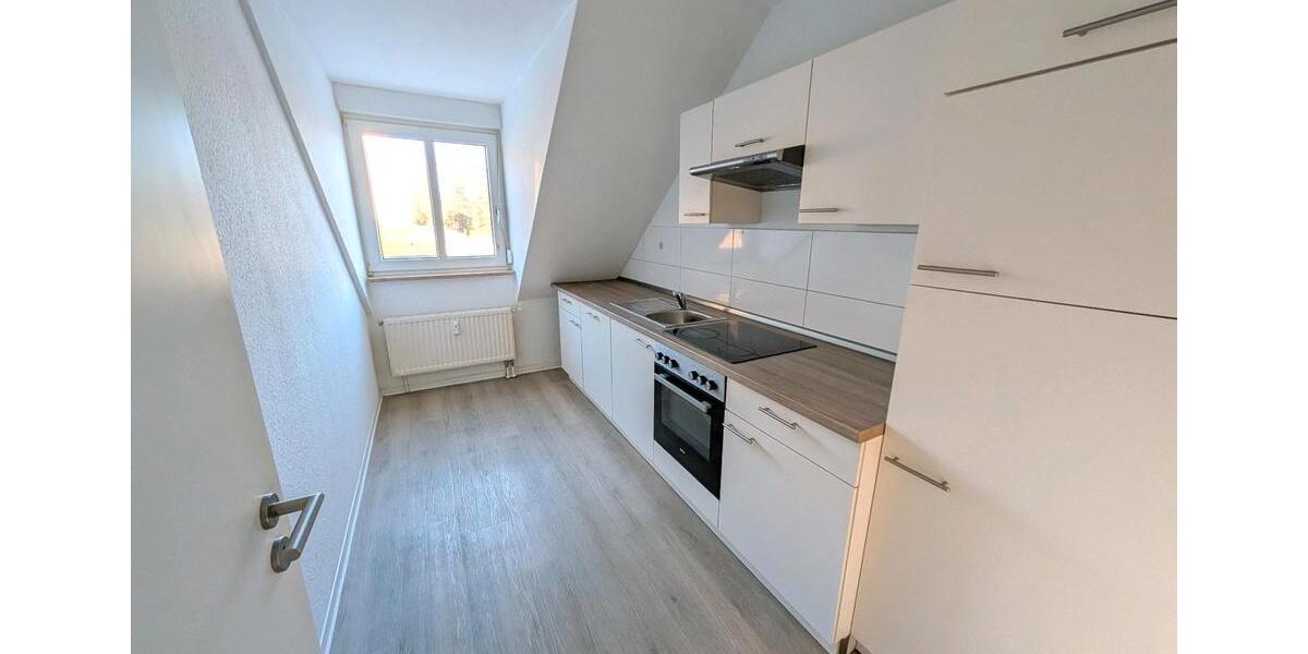 Dachgeschoßwohnung Zwickau - 3 Zimmer, 92 m&sup2;, 530&euro; | Angebot:26635363