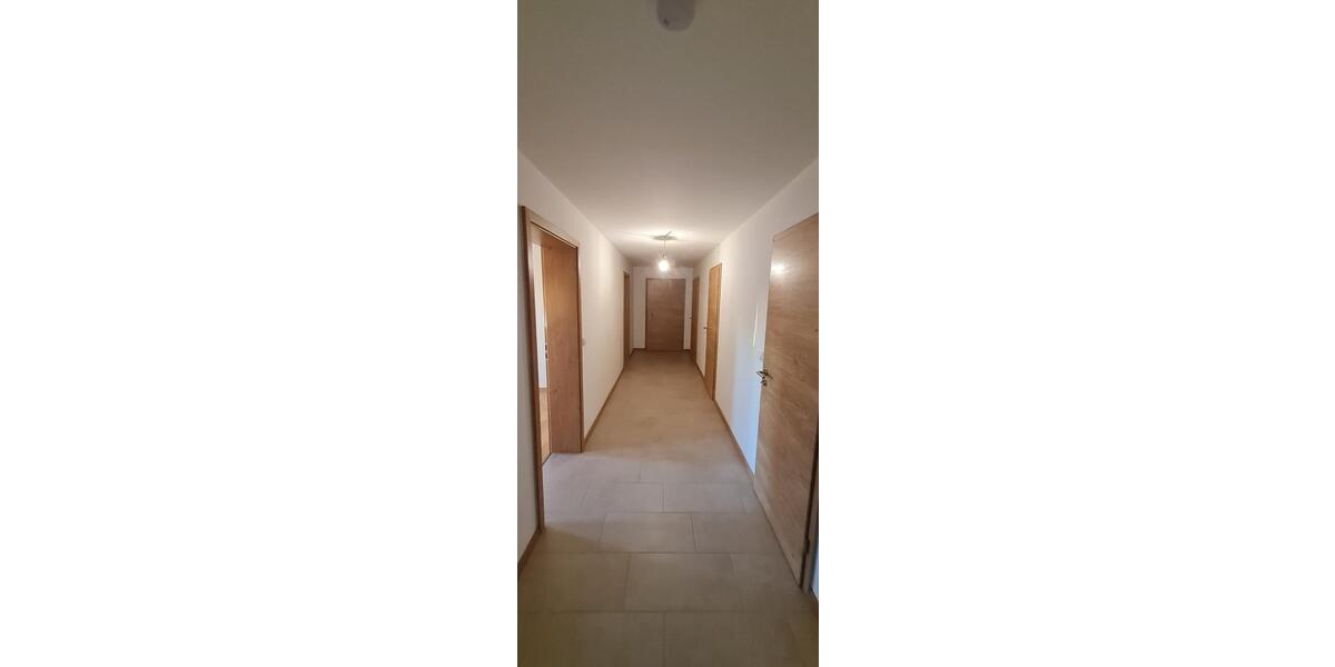 Dachgeschoßwohnung Arnstorf - 3.5 Zimmer, 80 m&sup2;, 670&euro; | Angebot:24592807