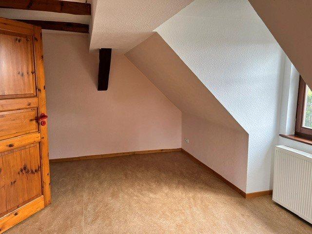 Dachgeschoßwohnung Lohfelden - 4 Zimmer, 93 m&sup2;, 930&euro; | Angebot:26663716
