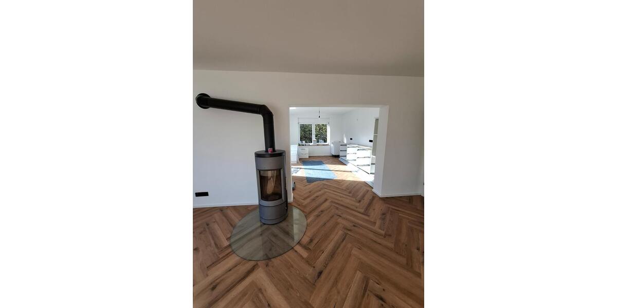 Erstbezug nach Kernsanierung: 5-Zimmer Wohnung mit Balkon 4 zimmer