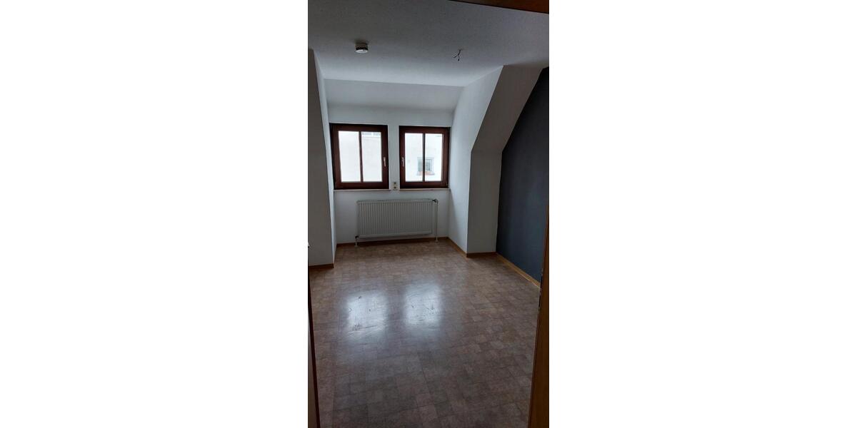 Dachgeschoßwohnung Trochtelfingen - 4 Zimmer, 98 m&sup2;, 580&euro; | Angebot:24756263